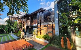 Baan Mai Kradan Chiang Rai